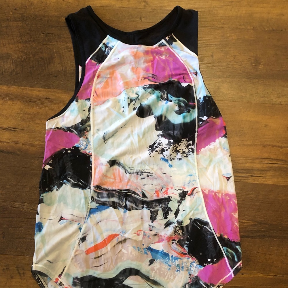 SOLD Lululemon 6 tank